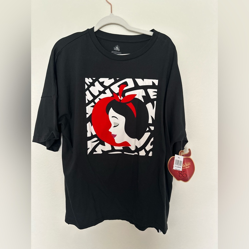 NWT Snow White Tee